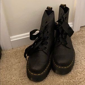 Dr. Martens Molly